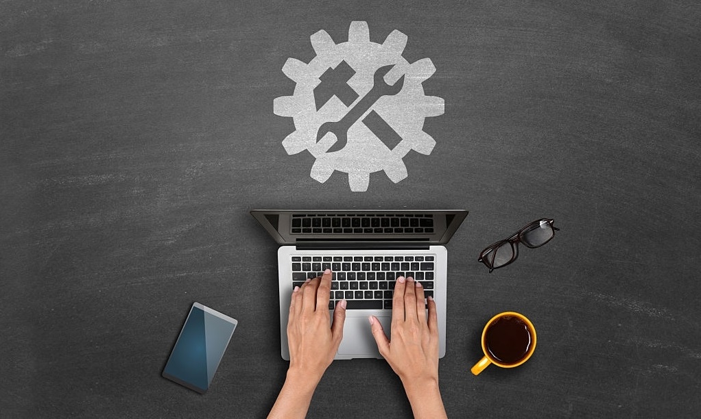 Technical support icon on blackboard